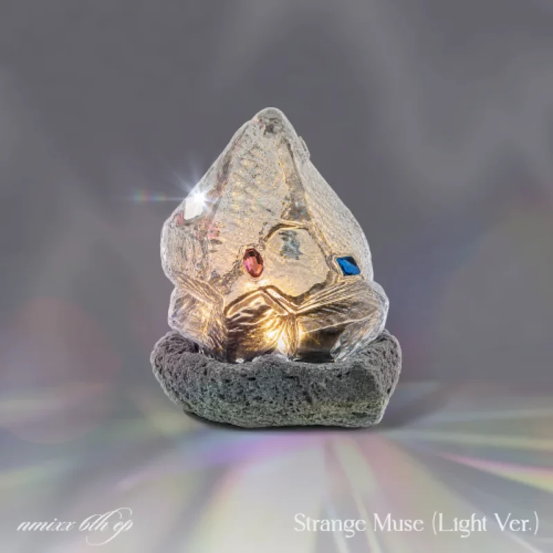 NMIXX - STRANGE MUSE (LIGHT VER.)